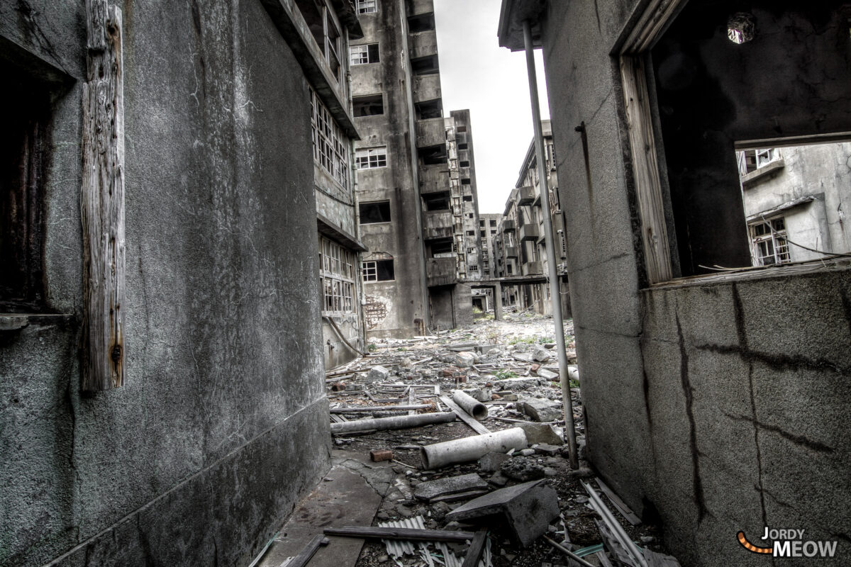 Gunkanjima - Glance Behind