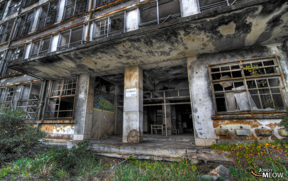 abandoned, gunkanjima, haikyo, japan, japanese, kyushu, nagasaki, ruin, school, urban exploration, urbex