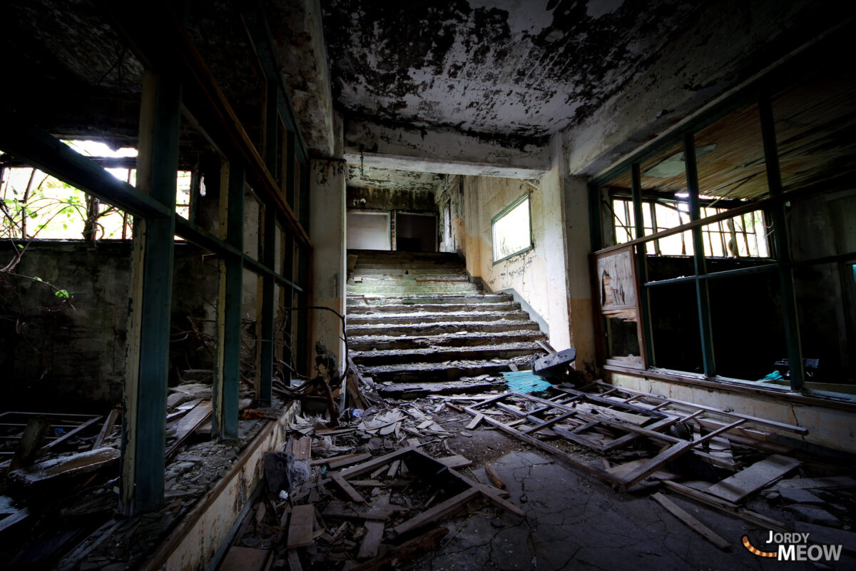 Tohoku Mine - To The Bathroom