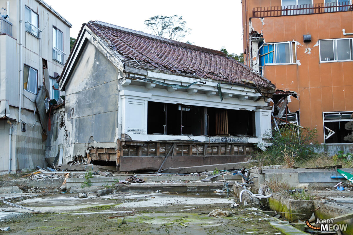 Tōhoku Tsunami - Sliding House