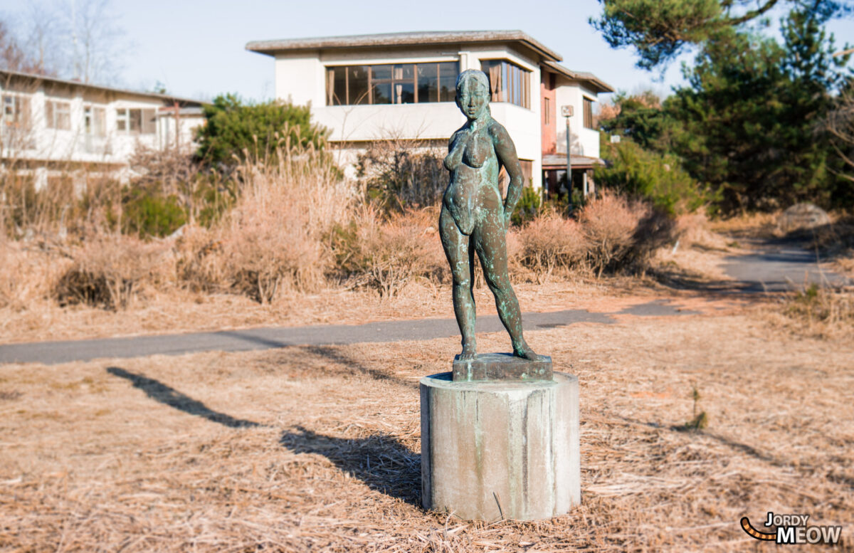 Abandoned Hospitals - Naked Japanese Girl