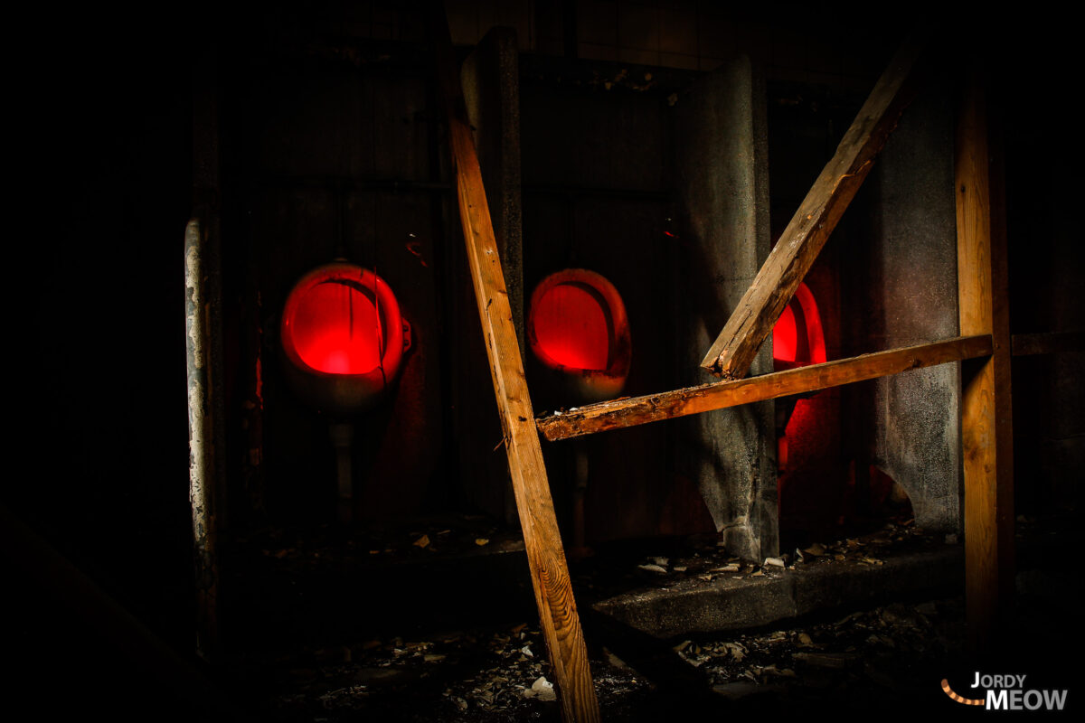 Hell's Toilets at the Negishi Grandstand