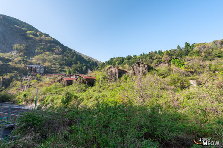 Exploring eerie beauty at abandoned Shiraishi Mine, Japan - White Labyrinth urban exploration.