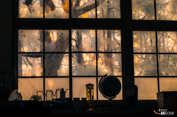 Explore the beauty of Satsuka Schools abandoned classroom in a dreamlike setting.