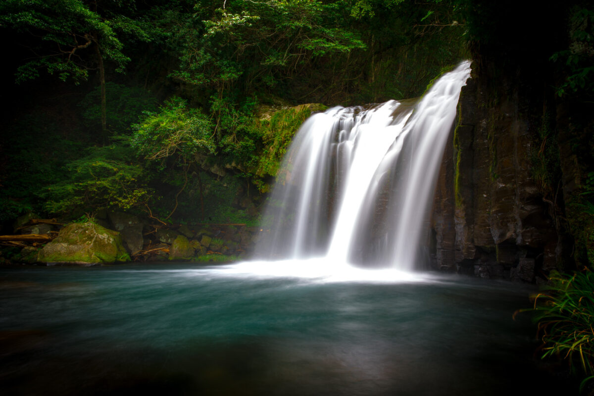 Shiranutaike Waterfall