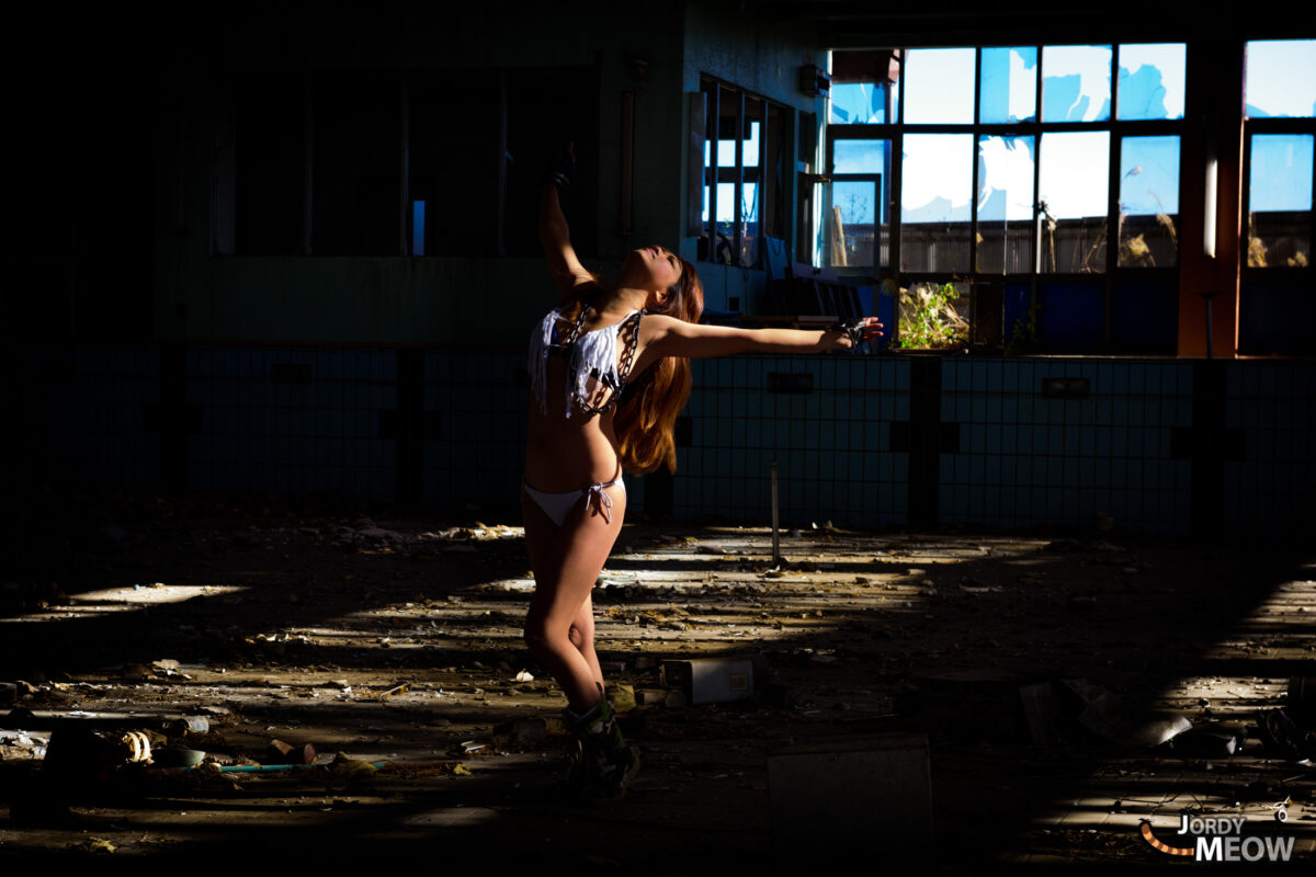 abandoned,swimming,pool,tokyo