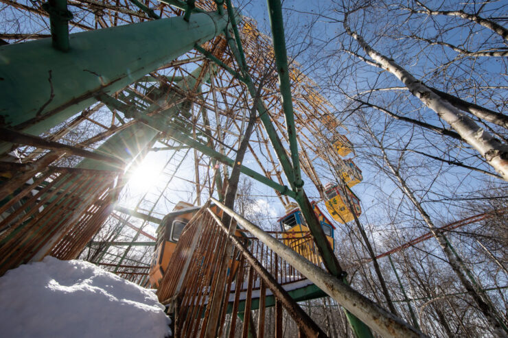 Abandoned whimsical green treehouse themepark Gluck Kingdom