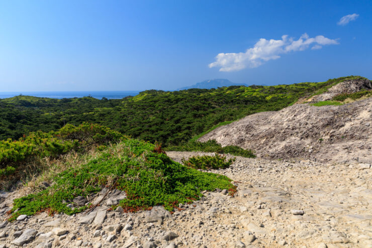 Explore Shikinejimas Unspoiled Natural Splendor - Japans Hidden Gem