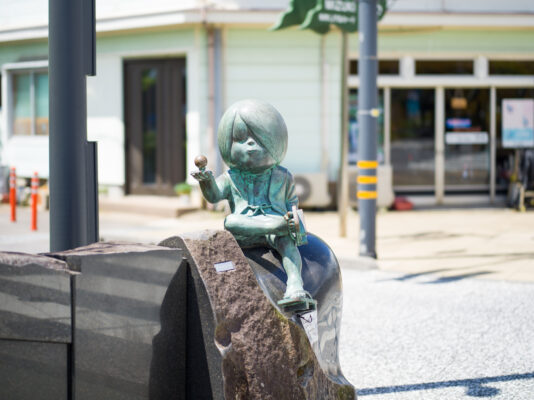 Urban whimsical bronze statues by manga artist Mizuki Shigeru.