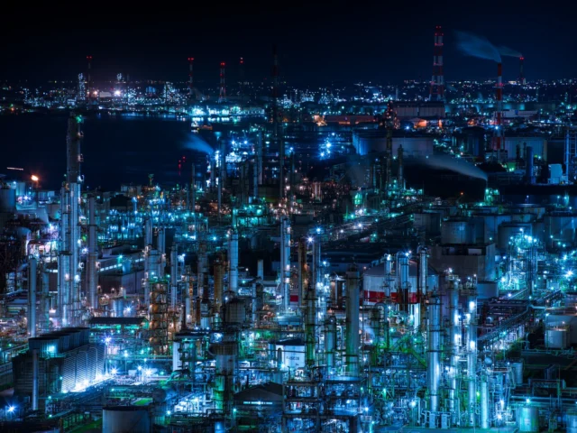 Electric rivers, Neon veins pulse through the night— Silent power flows. 電気の川 夜に脈打つネオン— 静かな力が流れる #industrialjapan #neonlights #japanbynight #technologymagic #urbanreflections #offbeatjapan #japan