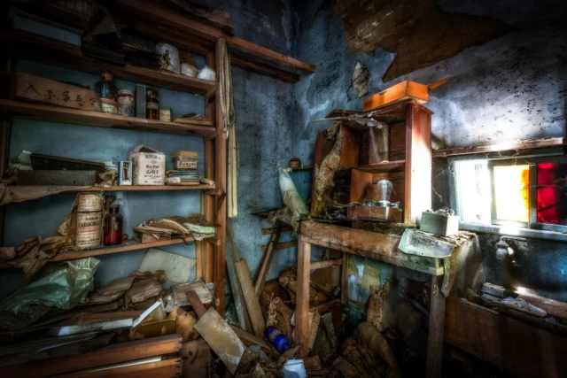 Vintage bottles gleam, Dim light whispers through the dust— Time's whispers linger.時の囁き 朽ちた光に舞い 瓶は輝く#offbeatjapan #japan #urbanexploration #forgottenplaces #haikupoetry #moodygrams #nostalgia
