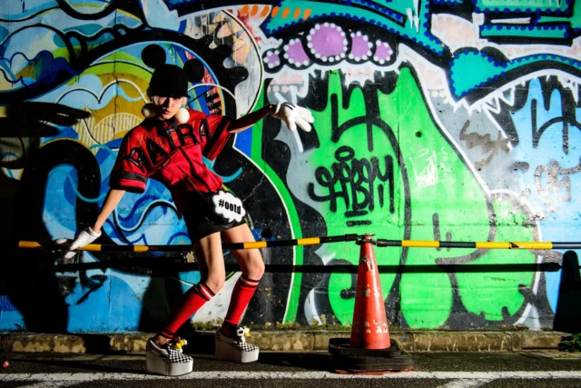 Graffiti whispers, Youth dance in vivid colors— Tokyo's heart beats on. グラフィティはささやき、 若者が鮮やかな色で踊る— 東京の心が打つ。 #offbeatjapan #tokyostyle #harajuku #japan #streetart #urbanvibes #fashionexpression